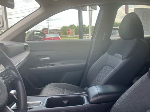 Used 2025 Nissan Kicks SV FWD image 10