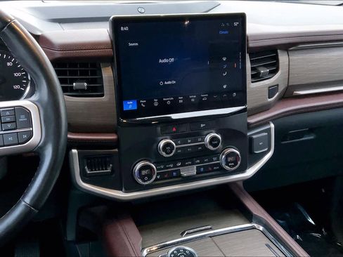 Used 2022 Ford Expedition Max Limited image 6