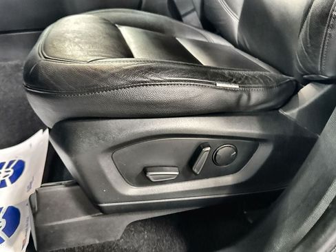 Used 2020 Ford Explorer XLT RWD image 13