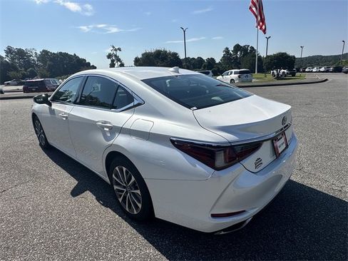 Used 2022 Lexus ES 350 image 3