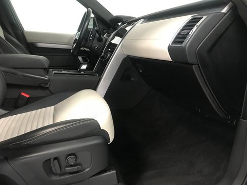 Used 2023 Land Rover Discovery S R-Dynamic image 10