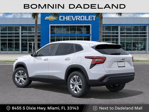 New 2026 Chevrolet Trax LS image 3