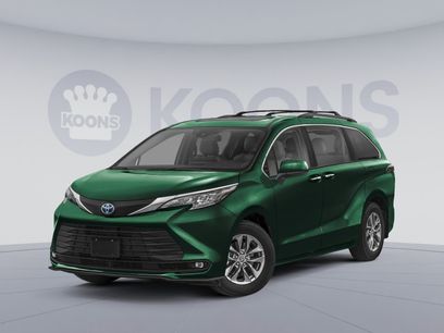 Used 2025 Toyota Sienna XLE