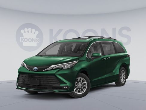 Used 2025 Toyota Sienna XLE AWD/4WD image 1