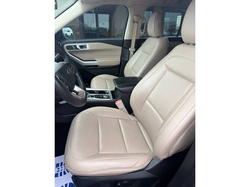 Used 2022 Ford Explorer XLT w/ Equipment Group 202A AWD/4WD image 6