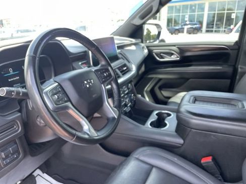 Used 2023 Chevrolet Suburban Z71 w/ Luxury Package AWD/4WD image 15