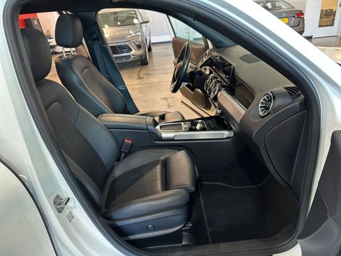 Used 2025 Mercedes-Benz GLB 250 image 39