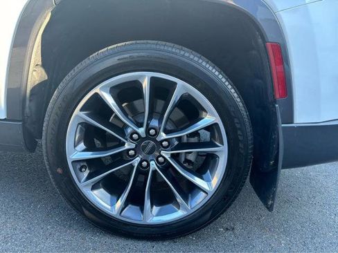 Used 2022 Jeep Wagoneer Series III w/ Premium Group I image 4