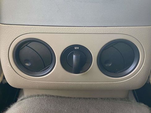 Used 2004 Ford F150 Lariat image 11