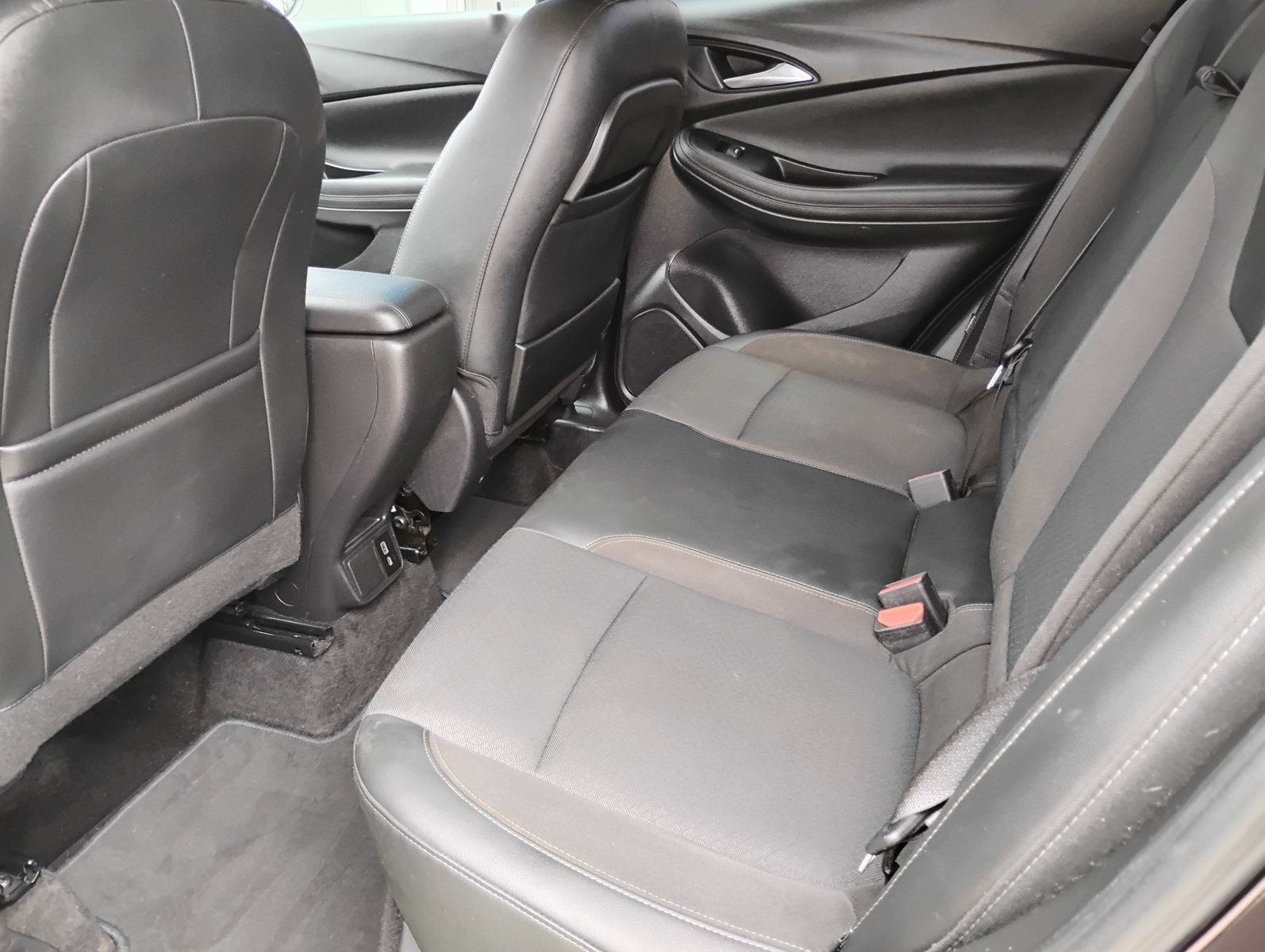 Used 2021 Buick Encore GX Select FWD image 26