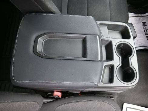 Used 2022 Chevrolet Silverado 1500 LT image 36