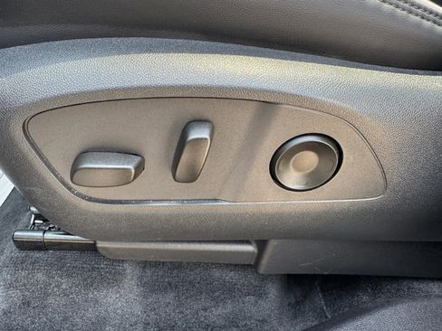 Certified 2025 GMC Acadia Denali w/ Super Cruise Package image 29