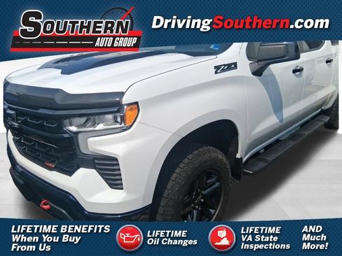 Used 2022 Chevrolet Silverado 1500 LT Trail Boss w/ Convenience Package II AWD/4WD image 1