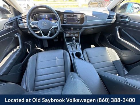 Used 2024 Volkswagen Jetta SE FWD image 12