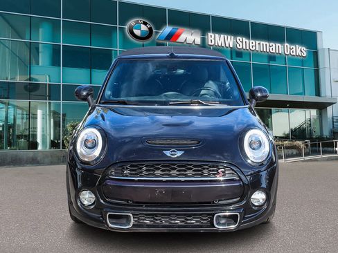 Used 2018 MINI Cooper S image 2