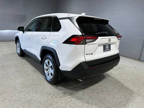 Used 2023 Toyota RAV4 LE AWD/4WD image 7