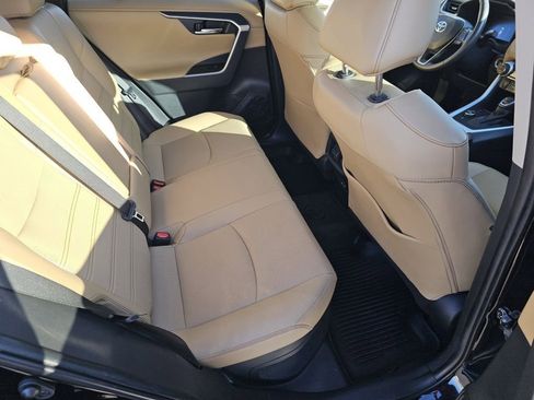 Used 2023 Toyota RAV4 Limited image 5