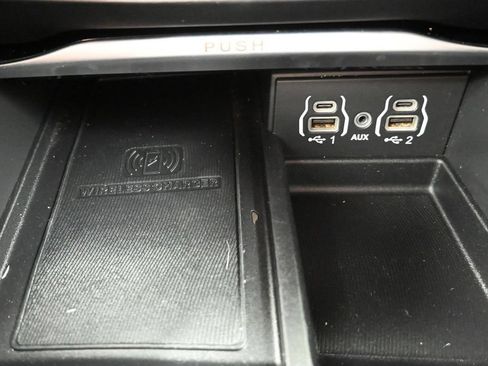 Used 2021 Chrysler Pacifica Limited w/ S Appearance Package AWD/4WD image 22