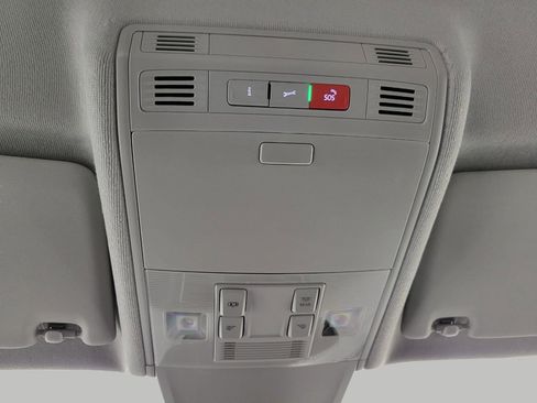 Used 2024 Volkswagen Tiguan Wolfsburg Edition image 18