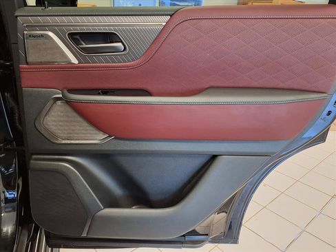 Used 2025 INFINITI QX80 Autograph w/ Autograph Exterior Package image 13