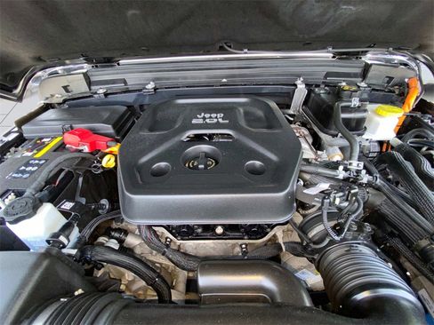 Used 2022 Jeep Wrangler Unlimited Sahara w/ Cold Weather Group image 24