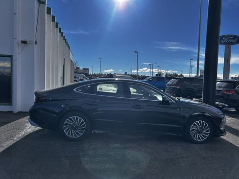 Used 2025 Hyundai Sonata Limited image 6