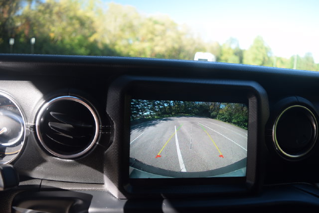 Used 2020 Jeep Wrangler Unlimited Sahara AWD/4WD image 21