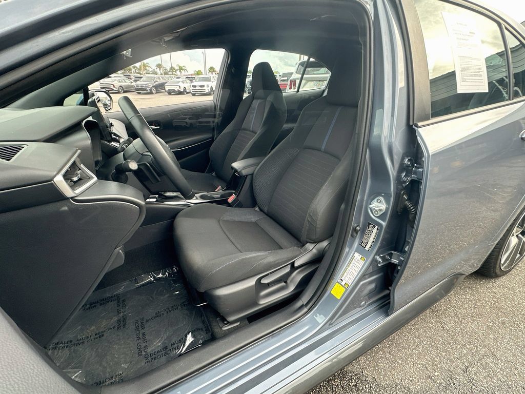Used 2022 Toyota Corolla SE FWD image 18