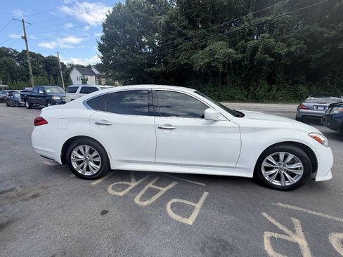 Used 2011 INFINITI M37 w/ Deluxe Touring Pkg RWD image 4