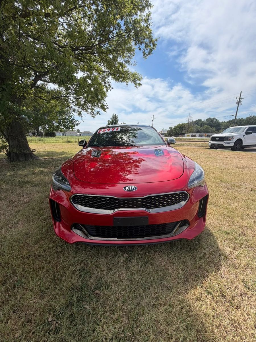 Used 2019 Kia Stinger GT1 AWD/4WD image 4