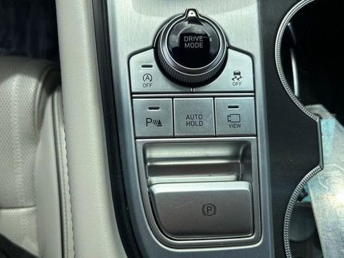 Used 2021 Genesis G70 2.0T w/ Prestige Package RWD image 22