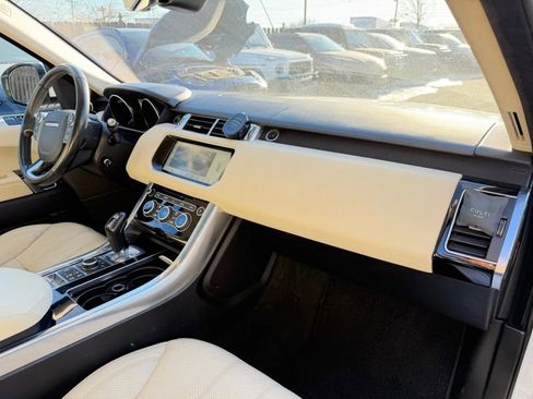 Used 2017 Land Rover Range Rover Sport HSE image 30
