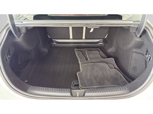 Used 2025 Mercedes-Benz E 350 Sedan w/ Winter Package image 9