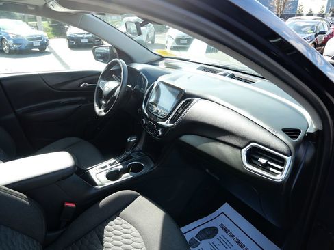 Used 2019 Chevrolet Equinox LT w/ Sun & Navigation Package AWD/4WD image 21