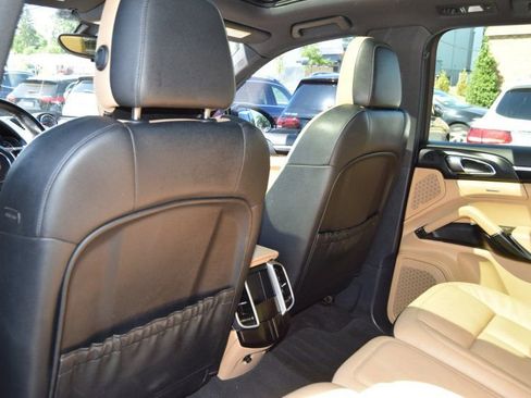 Used 2016 Porsche Cayenne AWD/4WD image 33