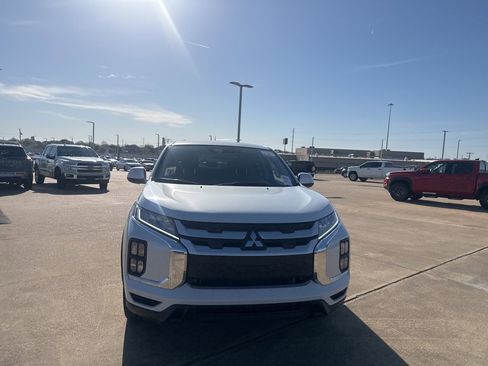 Used 2024 Mitsubishi Outlander Sport ES image 3