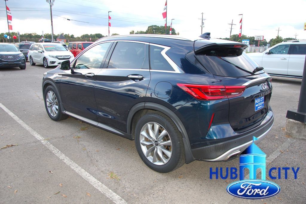 Used 2021 INFINITI QX50 Luxe FWD image 3