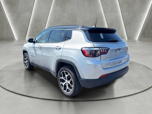 Used 2024 Jeep Compass Limited AWD/4WD image 5