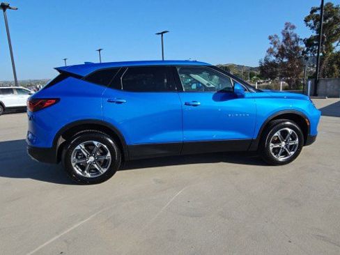 Used 2025 Chevrolet Blazer LT FWD image 9
