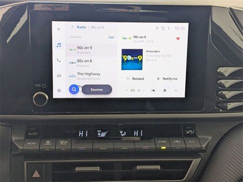 Used 2025 Toyota Camry SE image 19