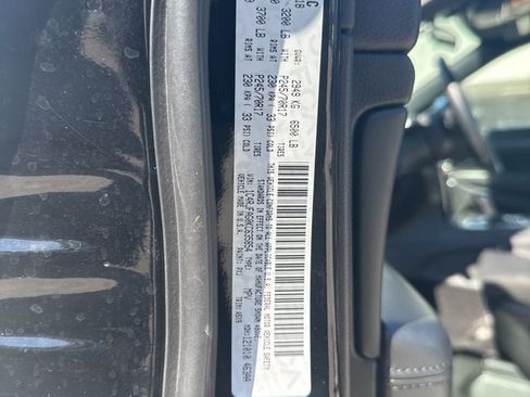 Used 2019 Jeep Grand Cherokee Laredo image 4