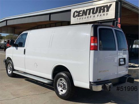 Used 2023 GMC Savana 2500 w/ Driver Convenience Package image 6