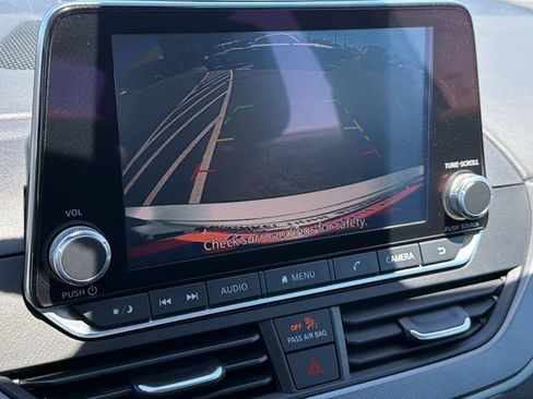 Used 2024 Nissan Altima 2.5 SR FWD image 16