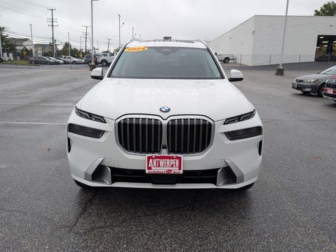 Used 2024 BMW X7 xDrive40i image 8