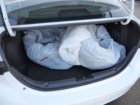 Used 2015 MAZDA MAZDA3 i Sport image 18