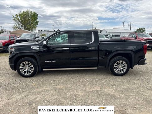Used 2023 GMC Sierra 1500 Denali w/ Technology Package AWD/4WD image 2