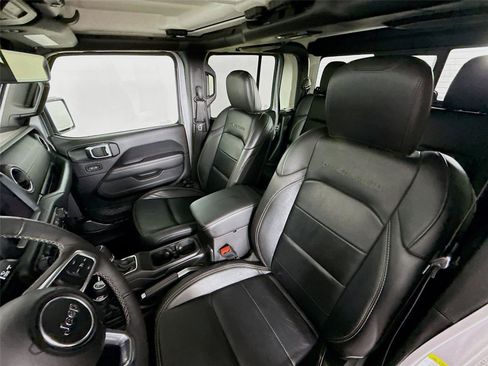 Used 2020 Jeep Gladiator Overland AWD/4WD image 5