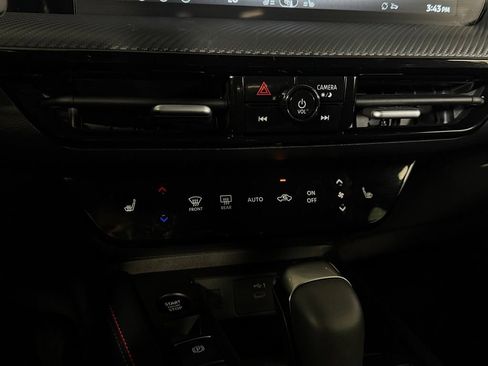 Used 2026 Nissan Kicks SR w/ Cold Weather Package FWD image 18
