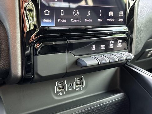 Used 2022 RAM 1500 Laramie w/ Sport Appearance Package AWD/4WD image 24