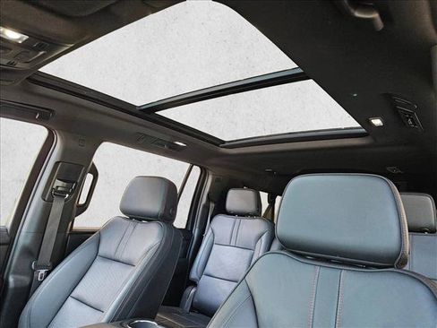 Used 2023 Chevrolet Suburban RST w/ Sport Performance Package AWD/4WD image 16